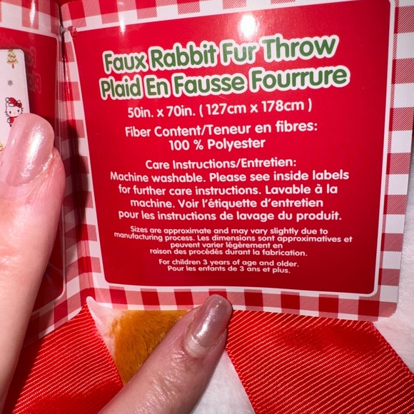 Hello Kitty Christmas Blanket - Picture 4 of 4